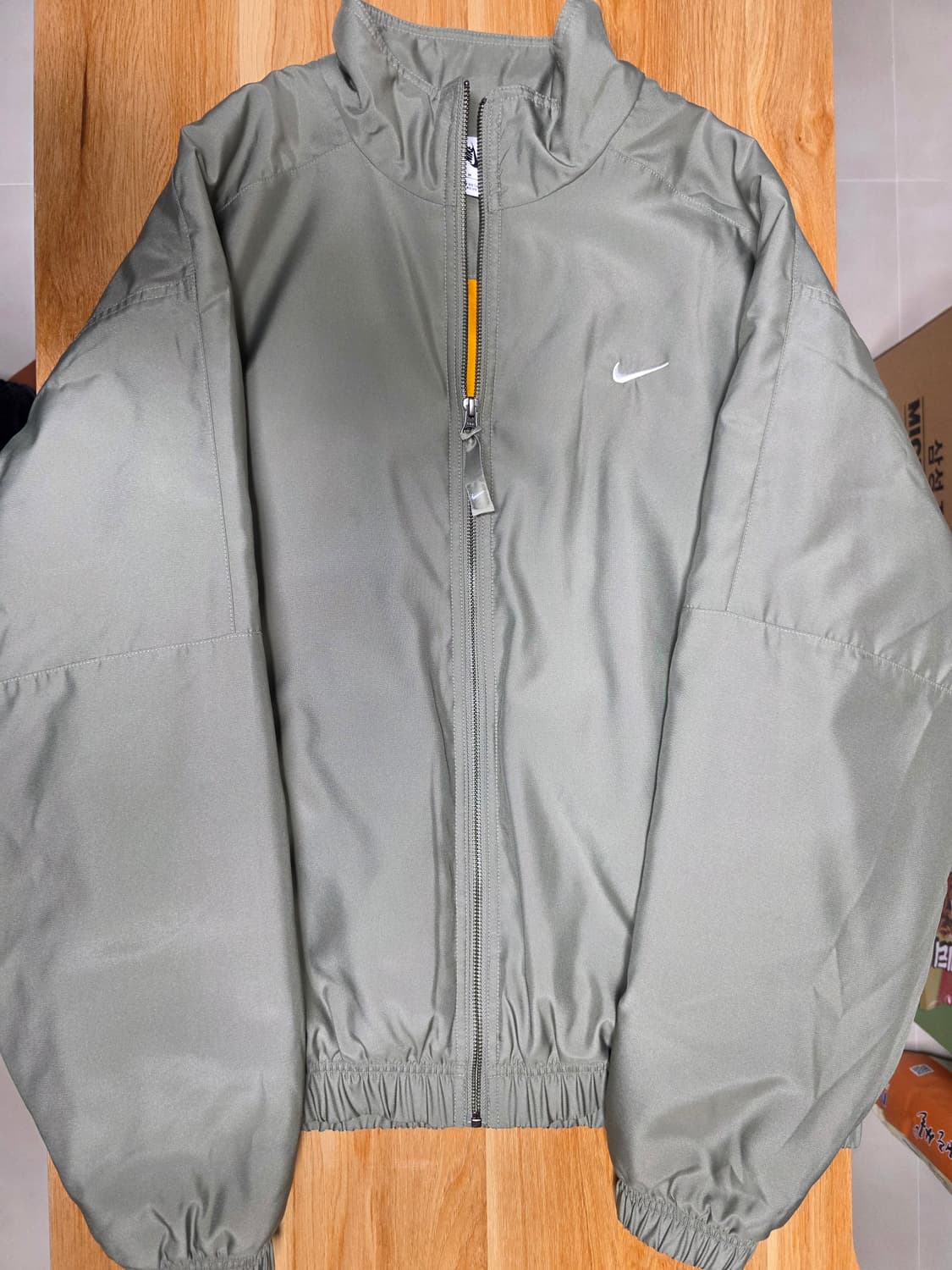 나이키 nrg  사틴 봄버 자켓 라이트아미 US/EU m사이즈 판매 상품이미지1