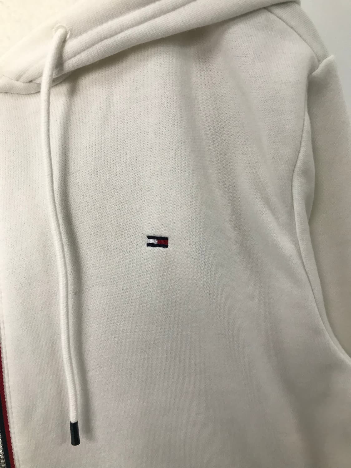 타미힐피거 자수로고 화이트 후드집업 상품이미지4