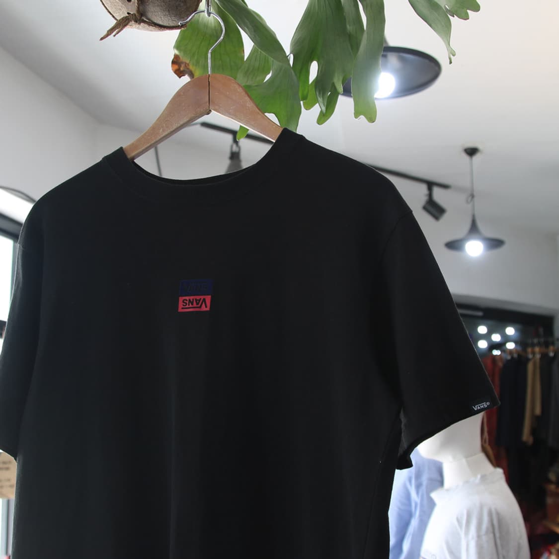 (착용컷) VANS 반팔 티셔츠 (남성용 100) 상품이미지1