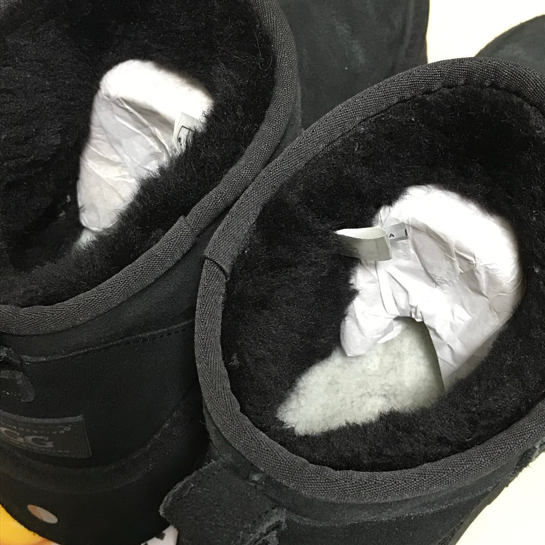 어그 울트라미니 플랫폼 블랙 4cm 7L 235 상품이미지4