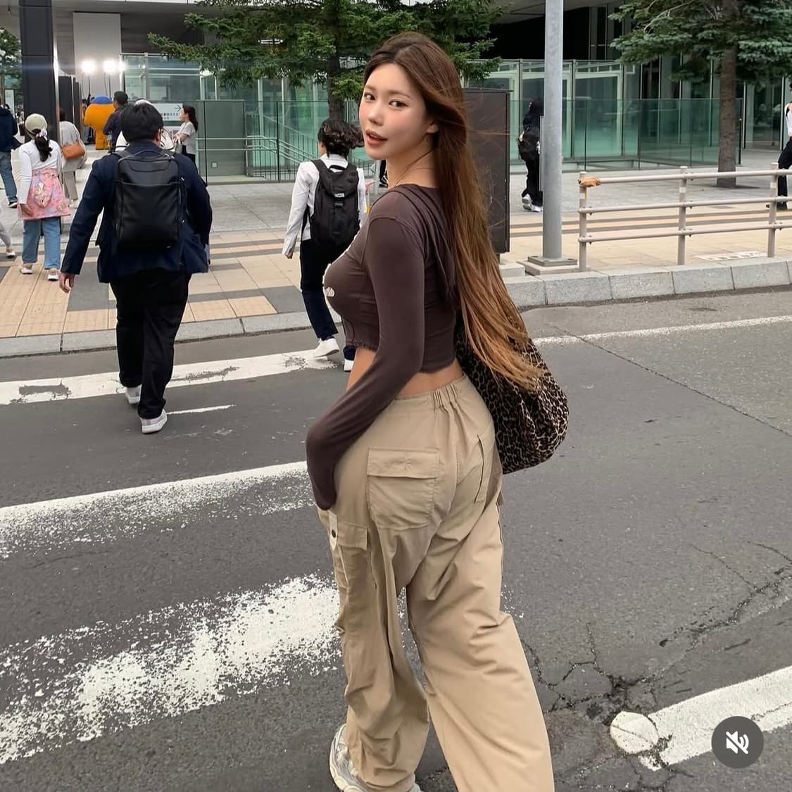 하티 베이지 카고 와이드 팬츠 hottiee 상품이미지3
