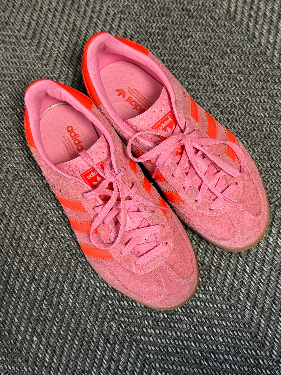 아디다스 가젤 인도어 빔핑크솔라레드  220
 상품이미지2