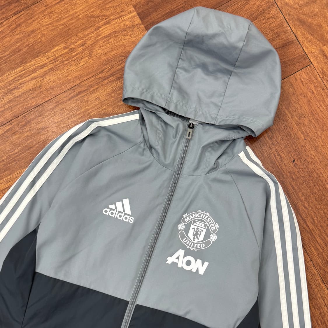 해외판 M(100) 이디다스 맨체스터 유나이티드 바람막이 자켓  상품이미지4