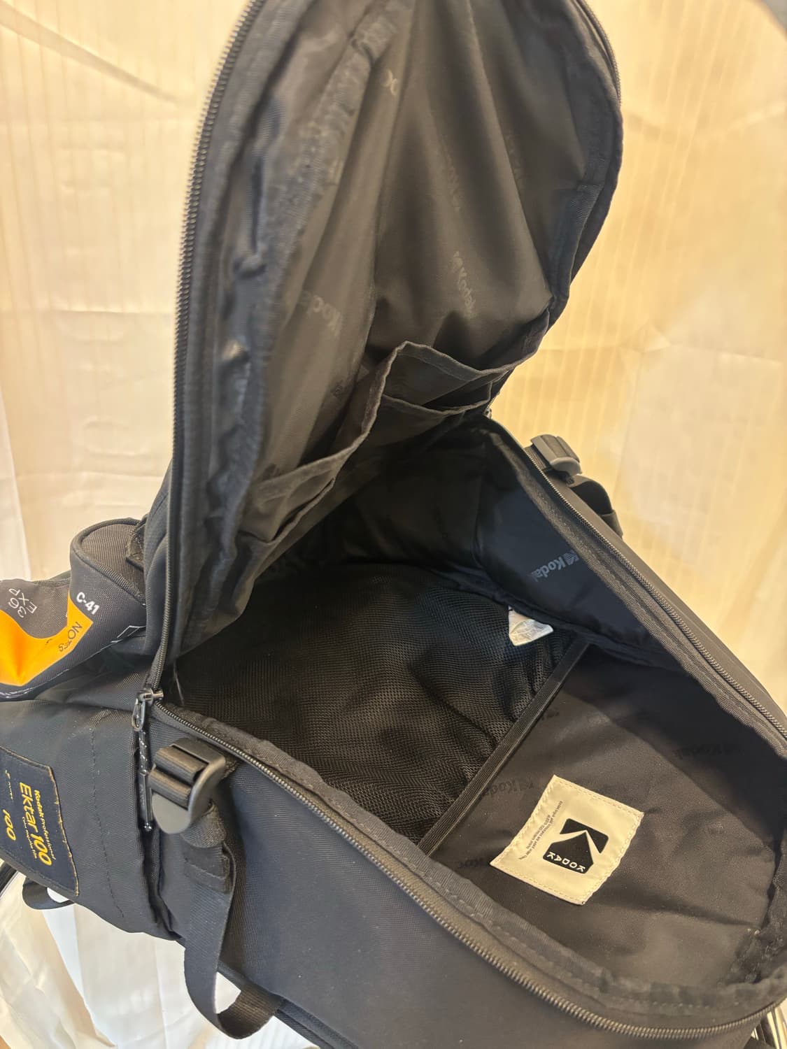 정품 코닥 데이라이트 백팩     상품이미지5