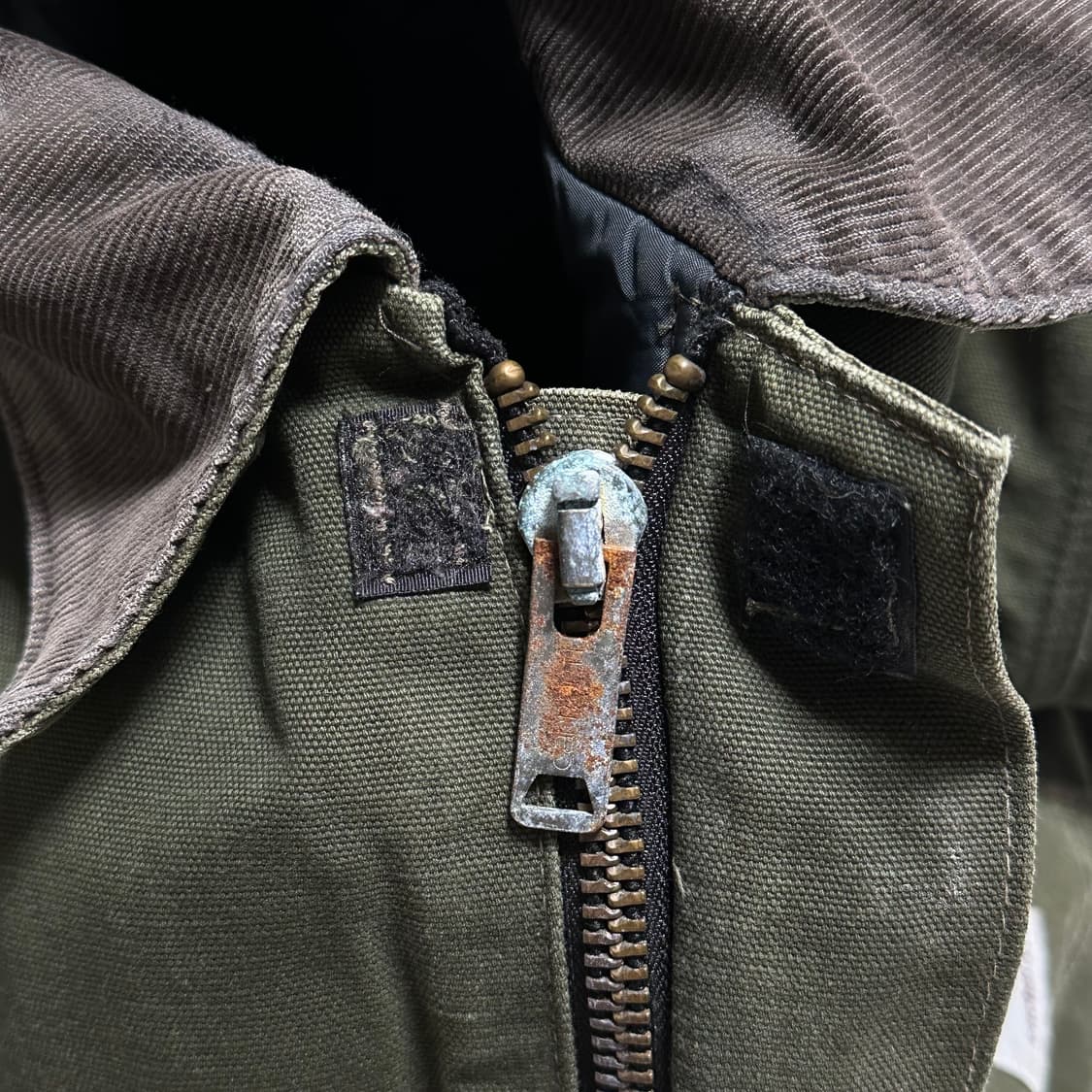 칼하트 빈티지 워싱 카키 워크 자켓 상품이미지8