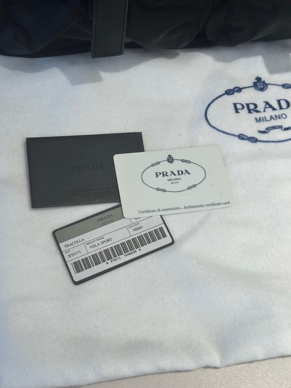 프라다 투버클 포코노 나일론 메신저백 크로스백 상품이미지6