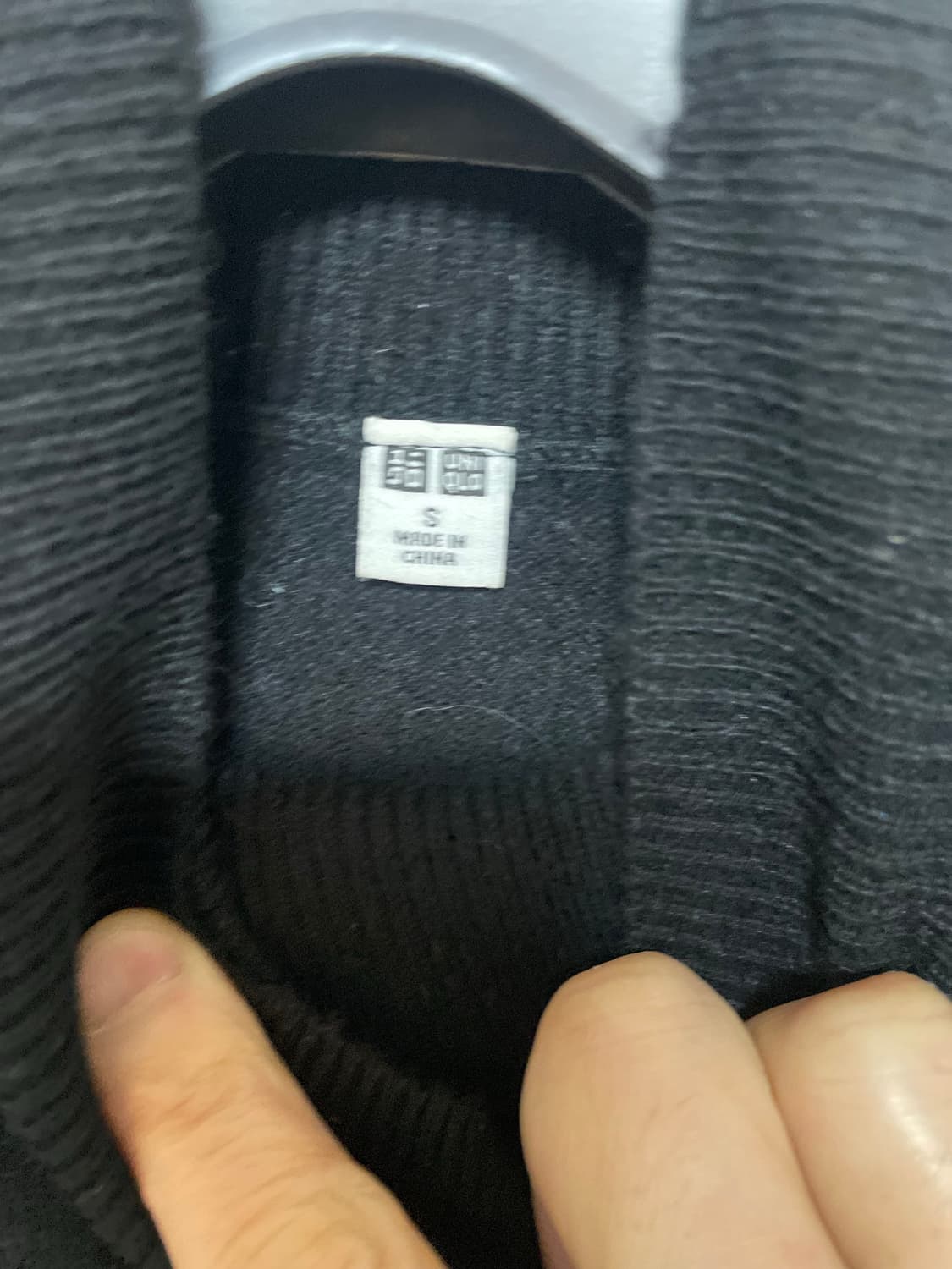 유니클로 100% 캐시미어 터틀넥 여성 스웨터 블랙 S 상품이미지3