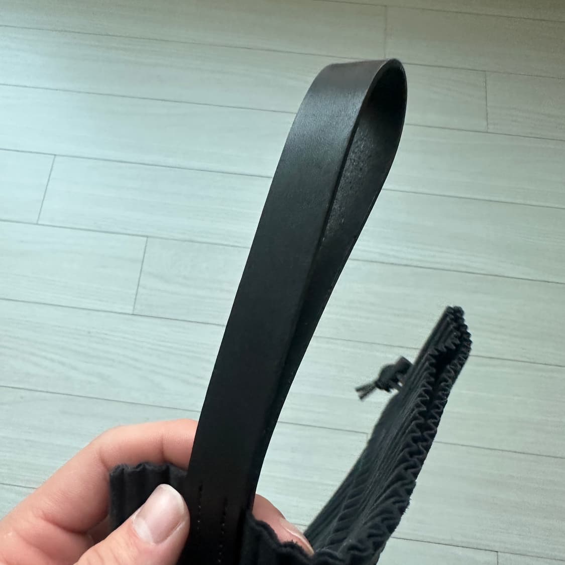 ISSEY MIYAKE me Pleated Drawstring Pouch 상품이미지4