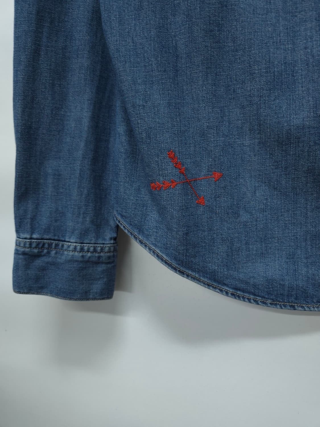 리바이스 여성 웨스턴 자수 데님 셔츠 중청(66~66반) 상품이미지5