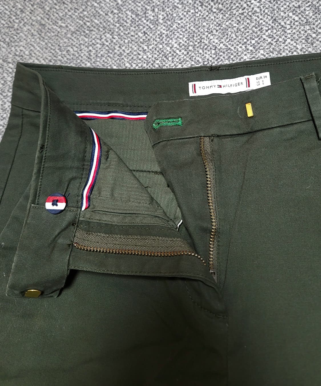 타미힐피거 카키색 면바지 EUR 34 28인치 상품이미지3