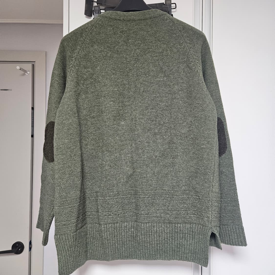 어나더오피스 라운드넥 가디건 그린 02 상품이미지2