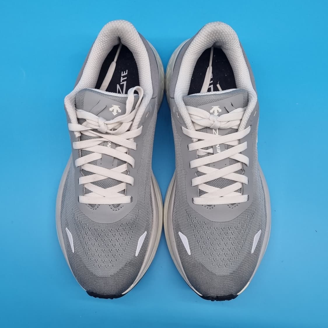 데상트 에너자이트 라이드 런닝화245 상품이미지2