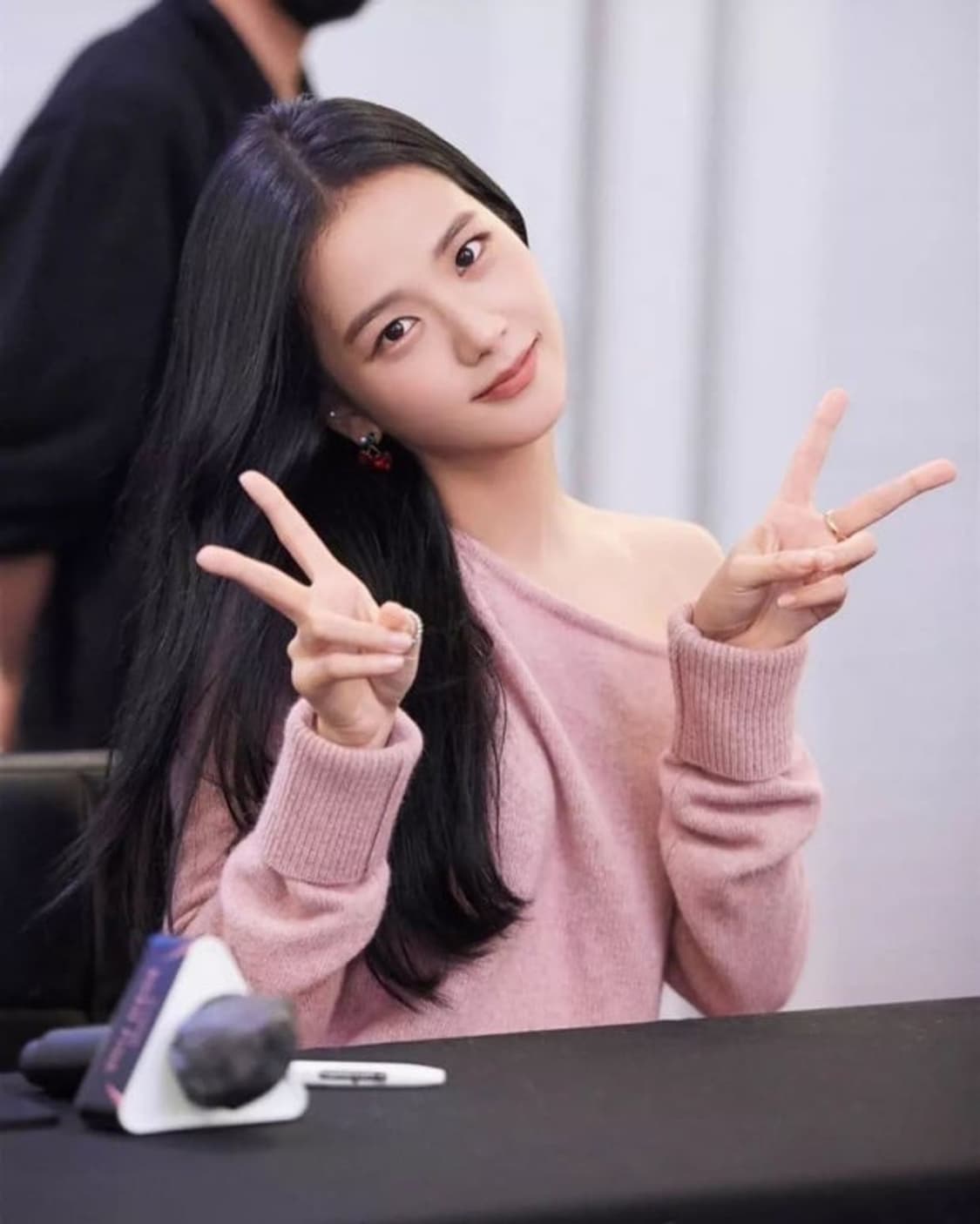 인스턴트펑크 원숄더 라쿤 니트 핑크 상품이미지1