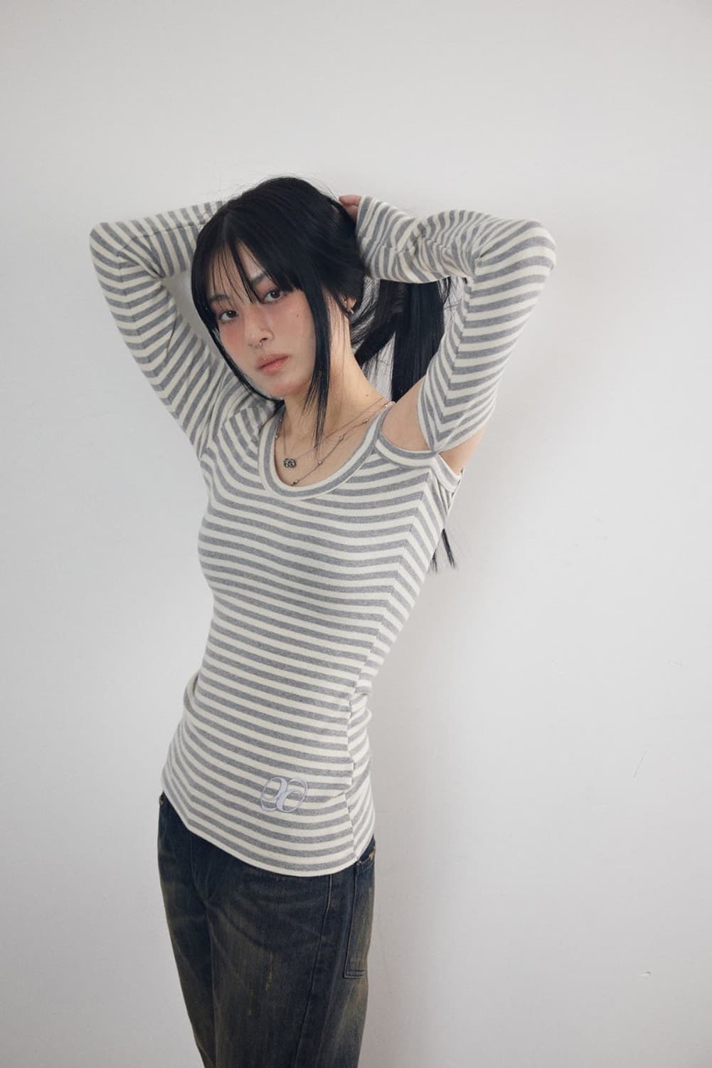 애즈온 그레이 컷 아웃 티 상품이미지3