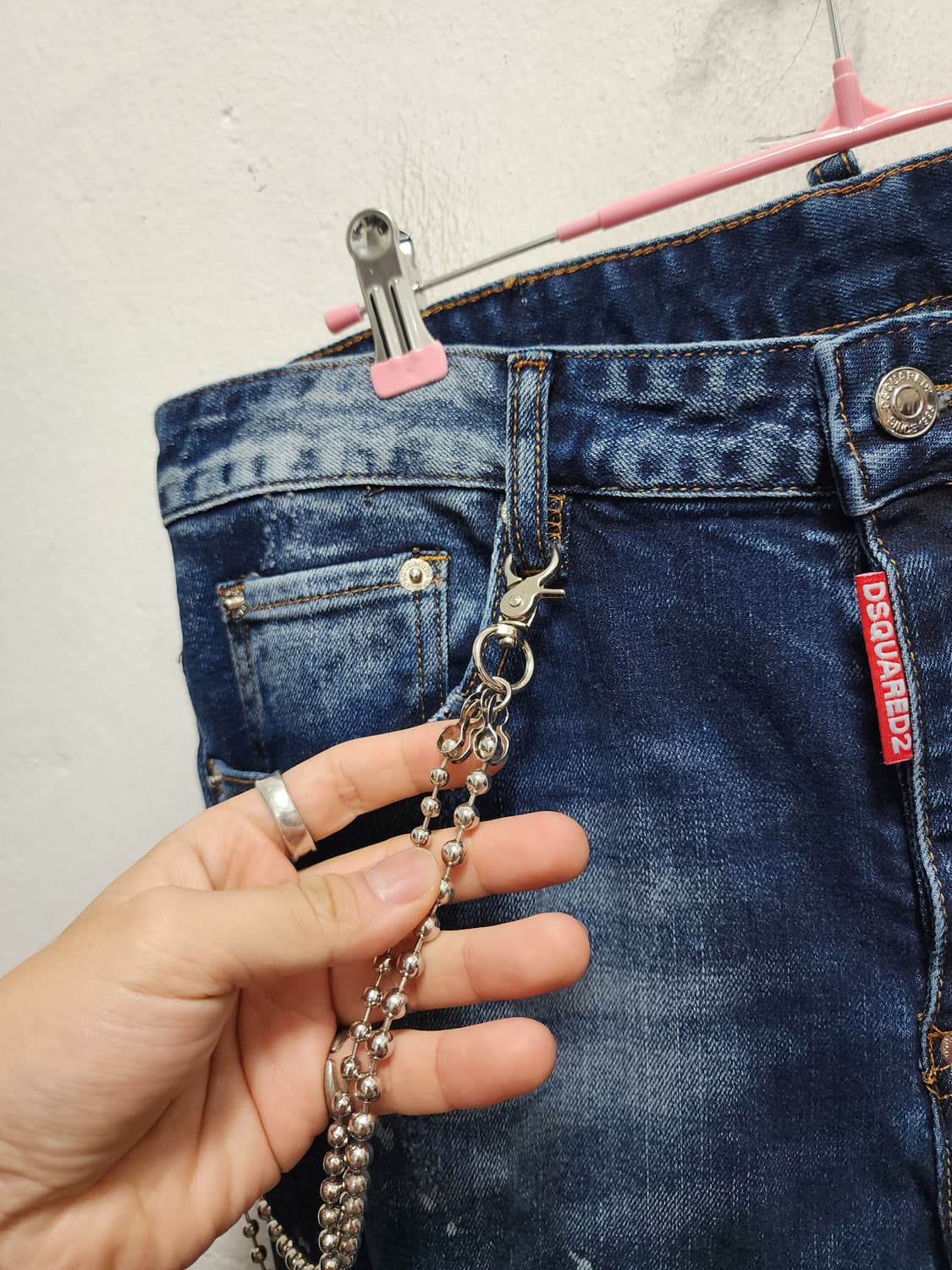 (새상품) Dsquared2 체인디테일 데미지 데님 상품이미지3