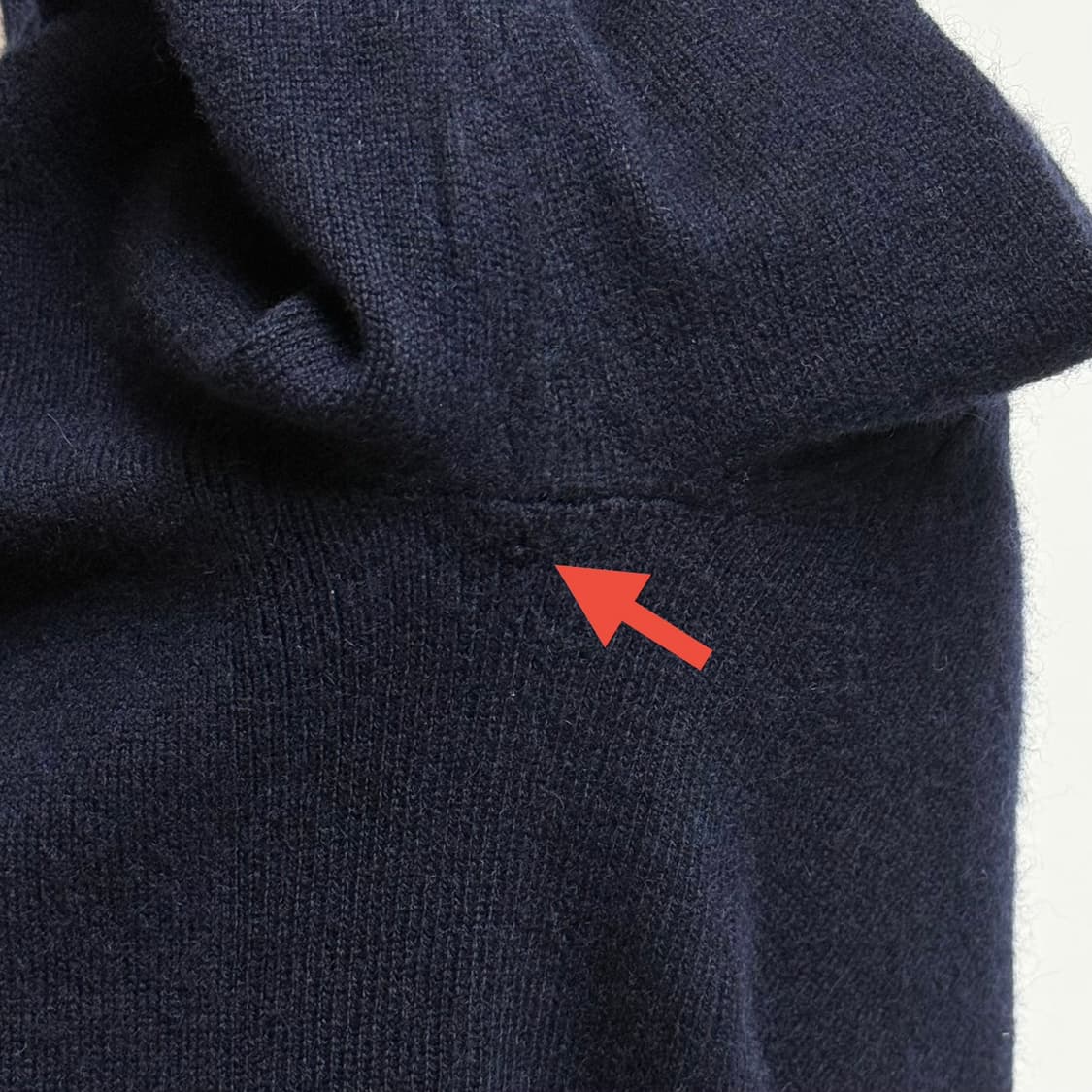 [캐시미어 100%] 유니클로 네이비 라운드 니트 S 상품이미지6