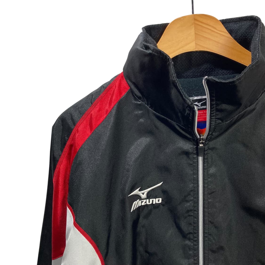 미즈노 배색 차콜 바람막이 상품이미지3