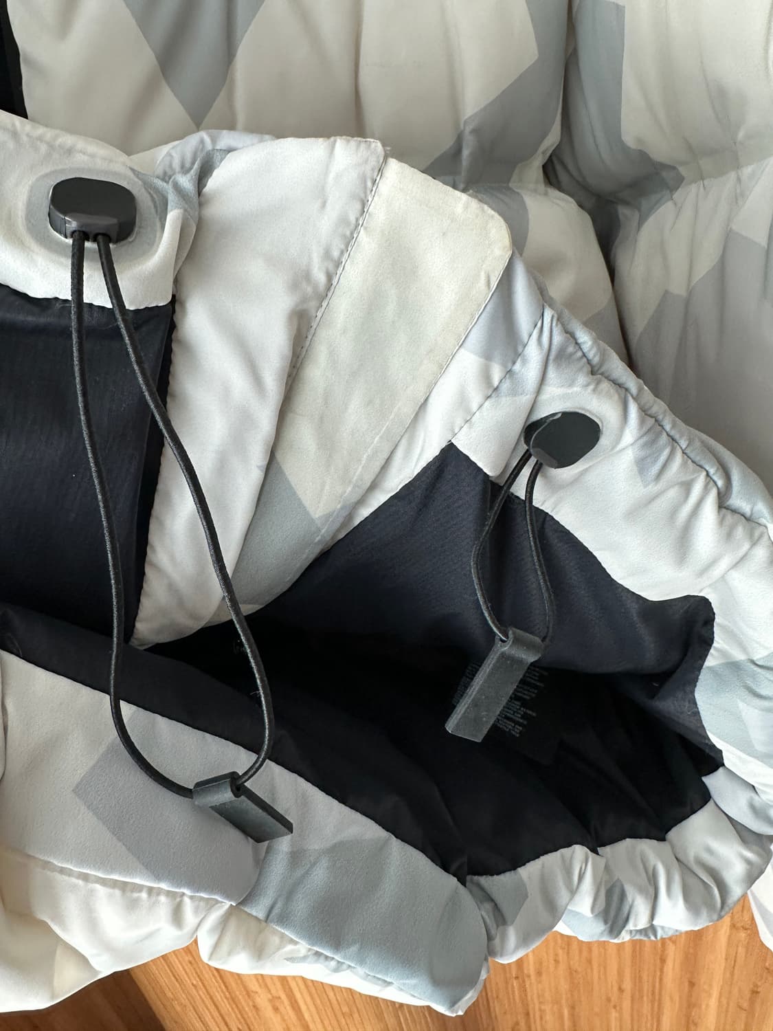 프라다 리네아로사 리나일론 카모 패딩 상품이미지10