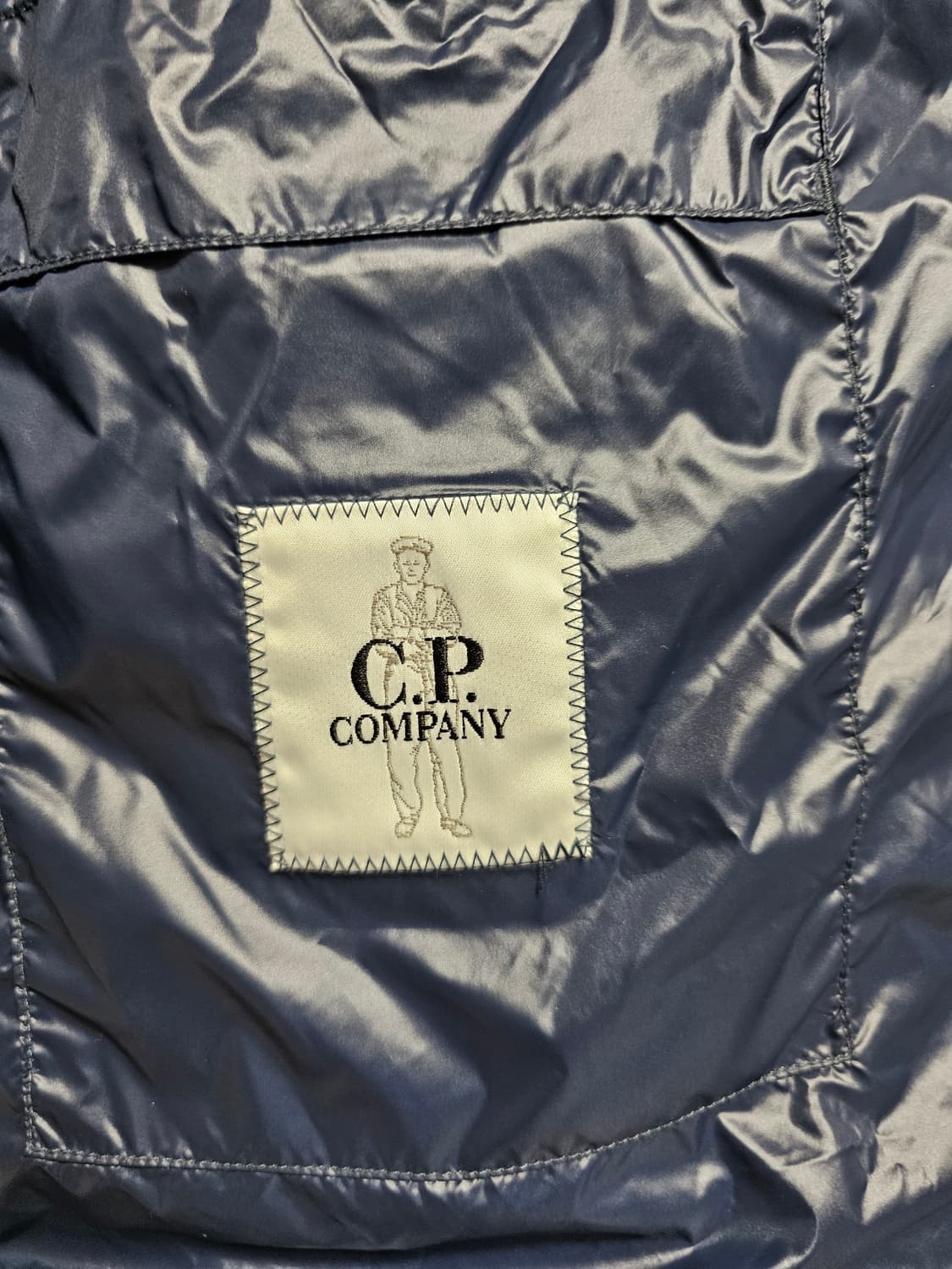 CP컴퍼니 D.D SHELL 경량 다운 패딩 24FW 상품이미지8