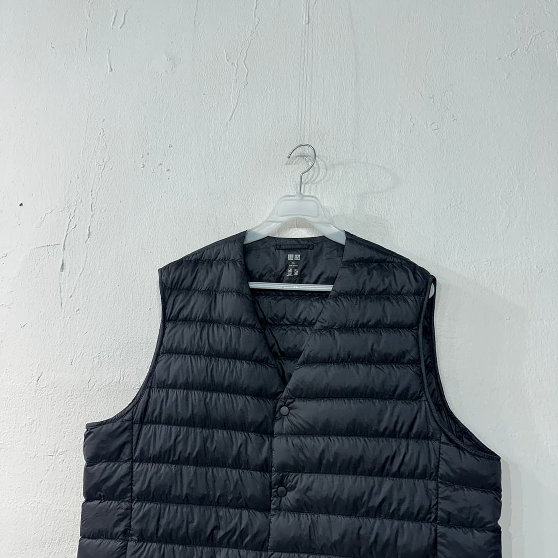 유니클로 경량패딩조끼 XL 상품이미지2