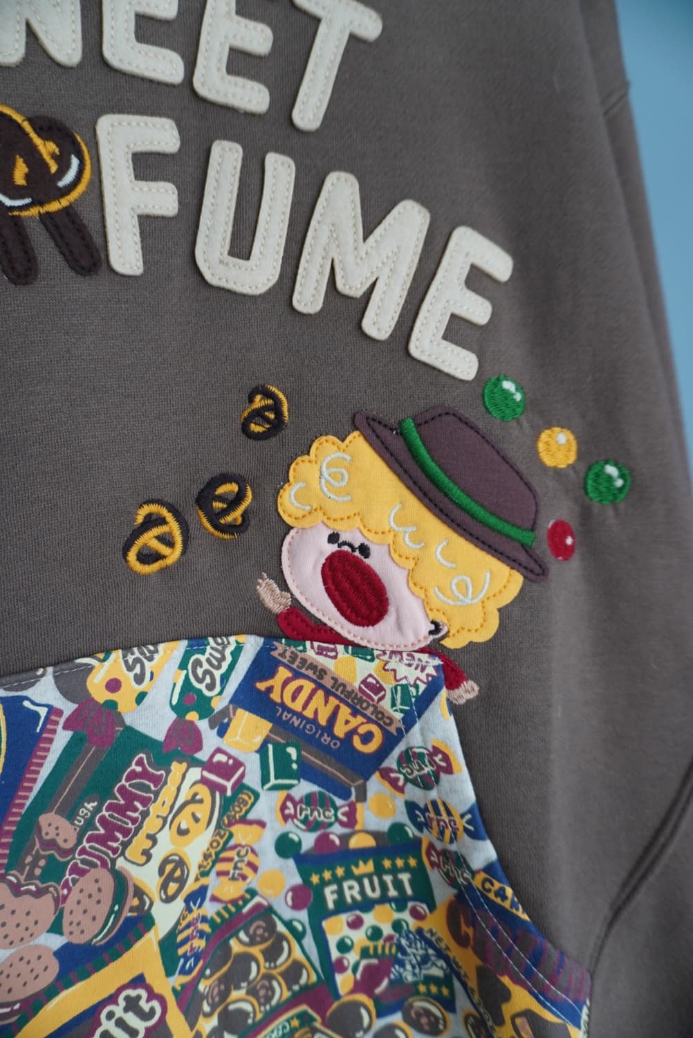 패치 자수 포인트 맨투맨 상품이미지4