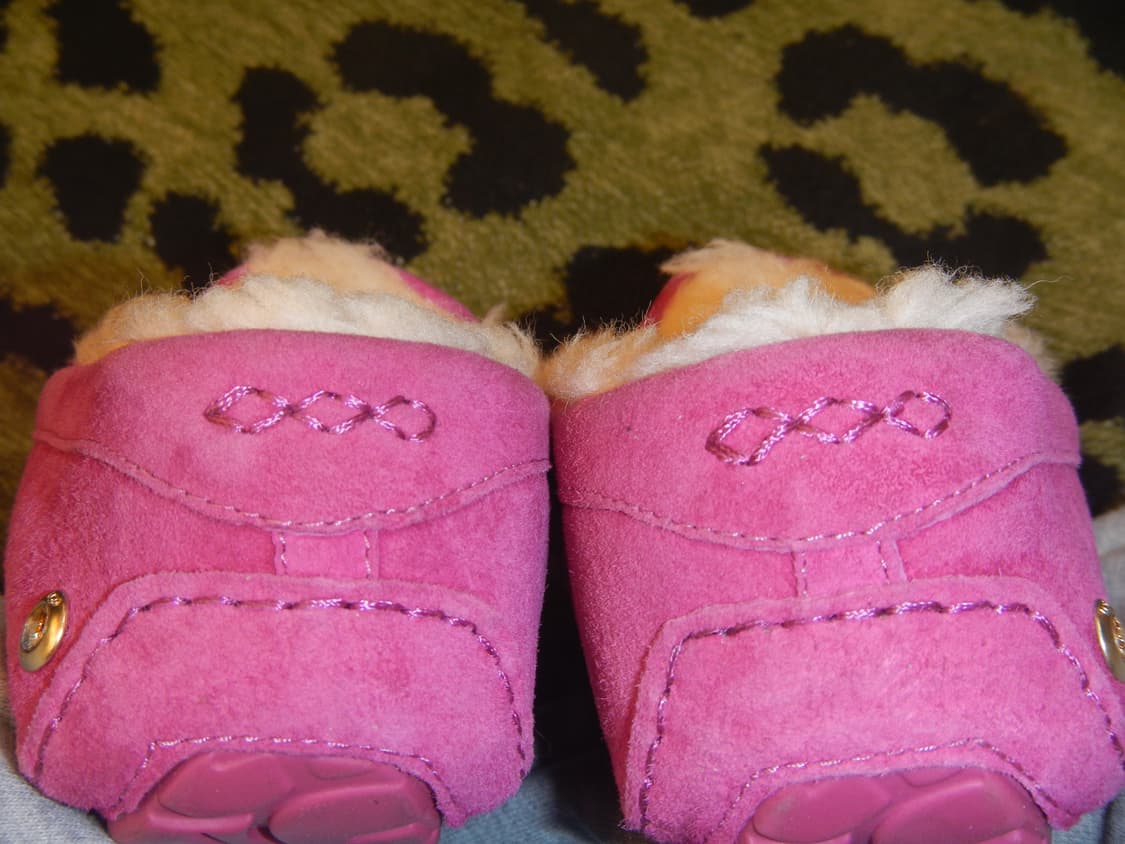 핑크 스웨이드 퍼 트리밍이 특징인 어그(UGG) 상품이미지6