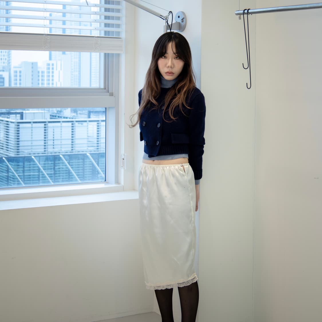 김프티 언발란스 레이스 새틴 스커트 상품이미지5