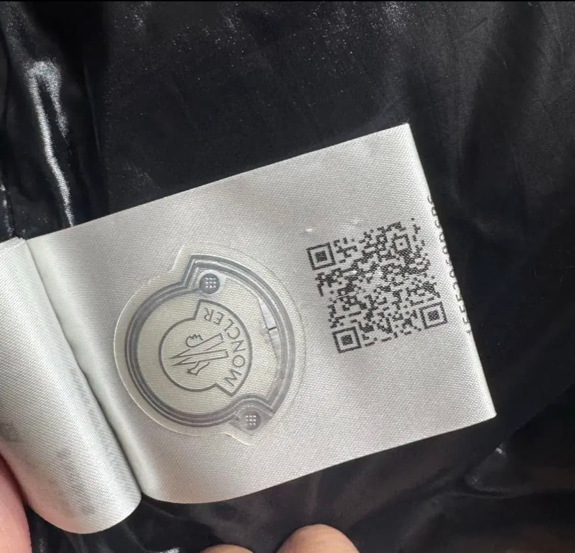 몽클레어 니지마 패치 모노그램 패딩 자켓 블랙 1사이즈 상품이미지4