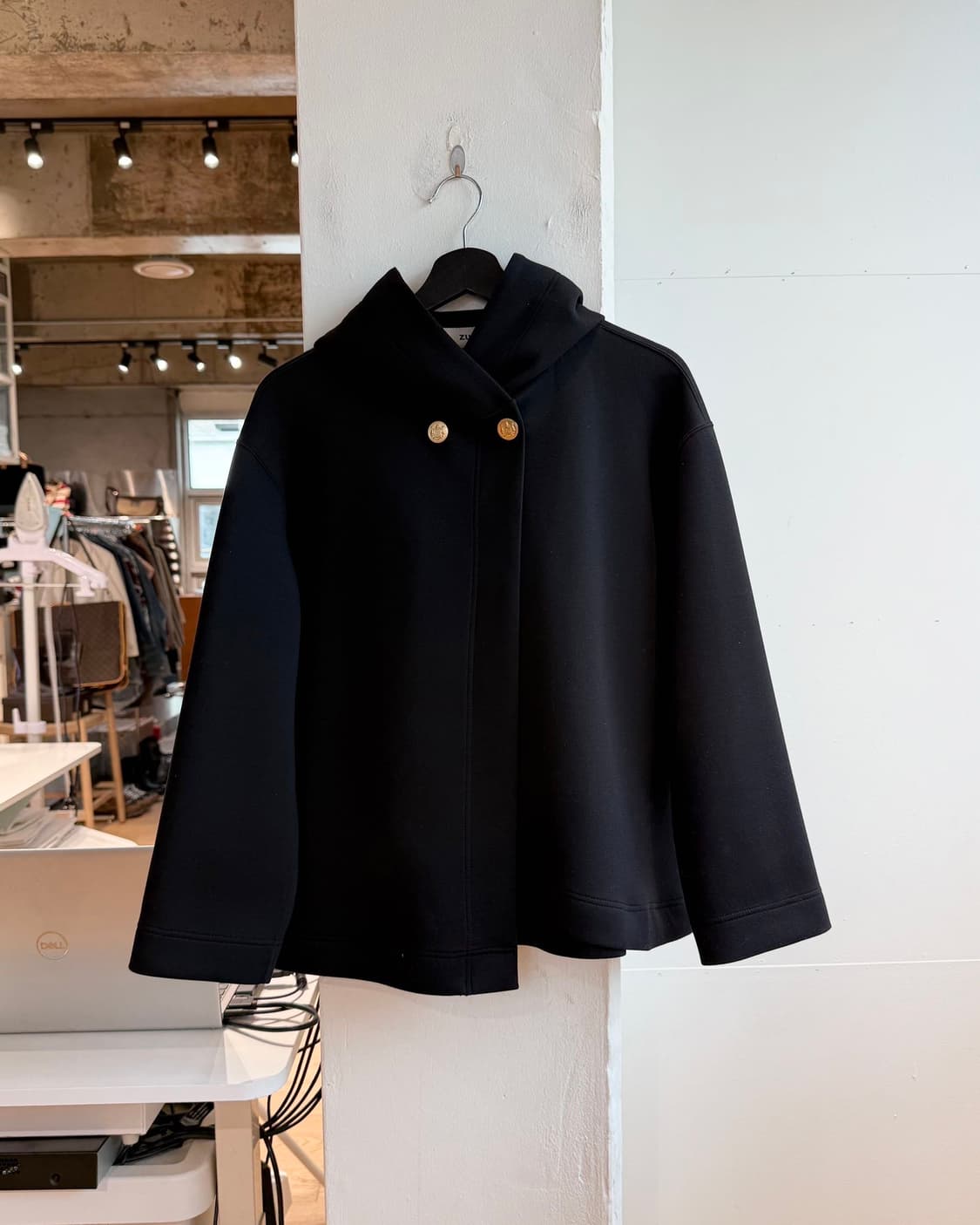 주카 블랙 폴리에스테르 후디 자켓  상품이미지2