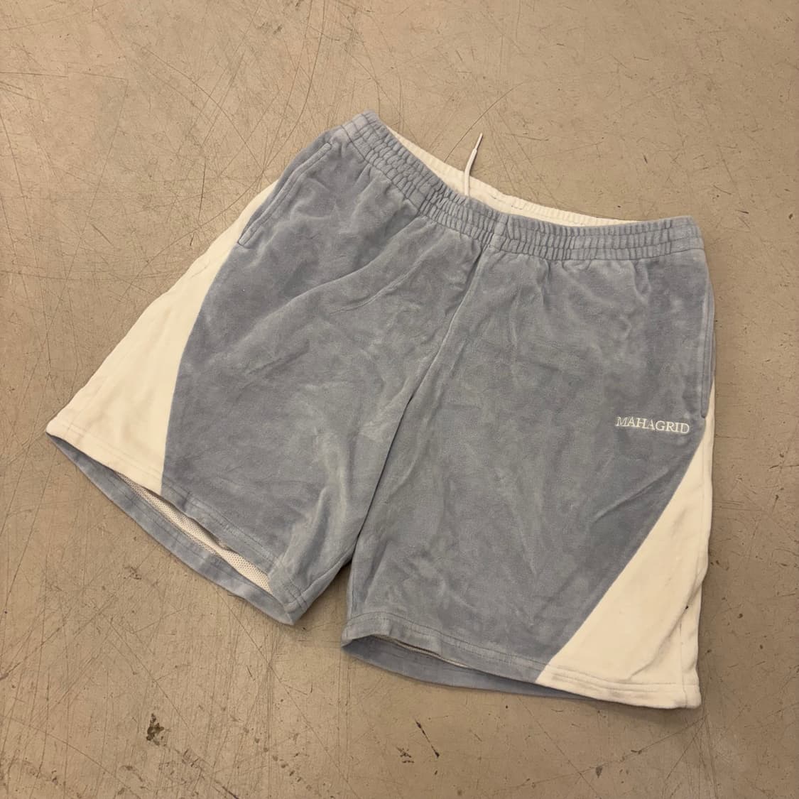 마하그리드 벨루어 배색 반바지 상품이미지1