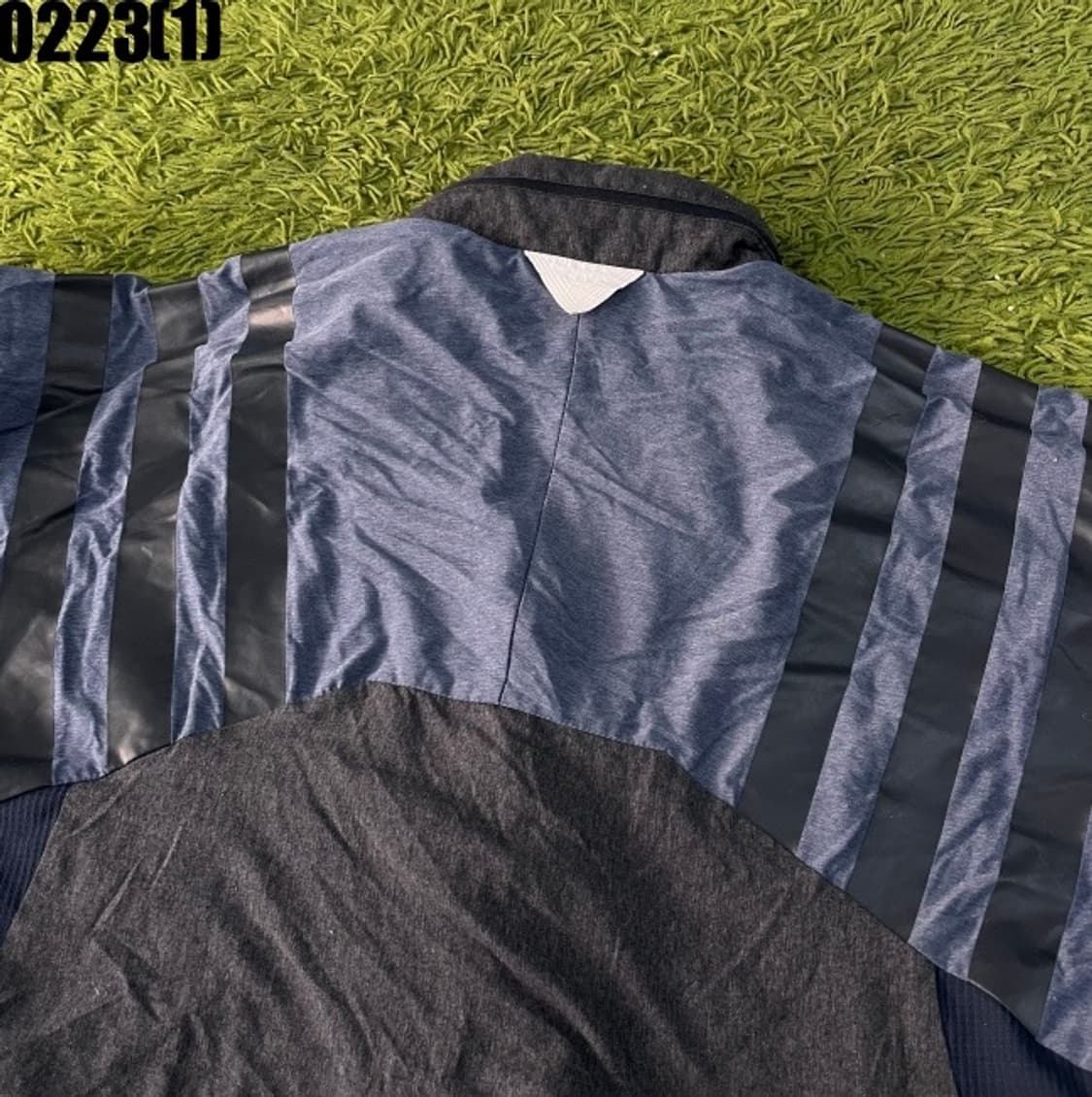 아디다스 화이트 마운티어링 콜라보 바람막이  상품이미지6