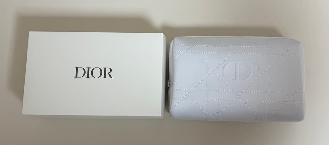 새상품) 디올 뷰티 까나쥬 화이트 파우치 상품이미지3