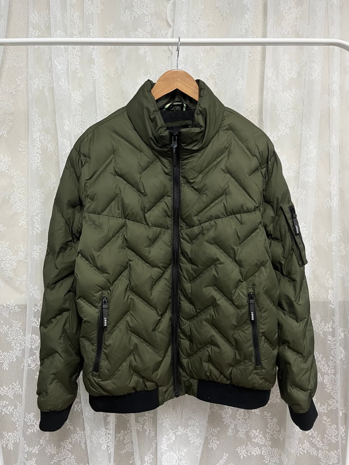 XL) DKNY 남성 퀼팅 패딩 점퍼 카키 상품이미지1