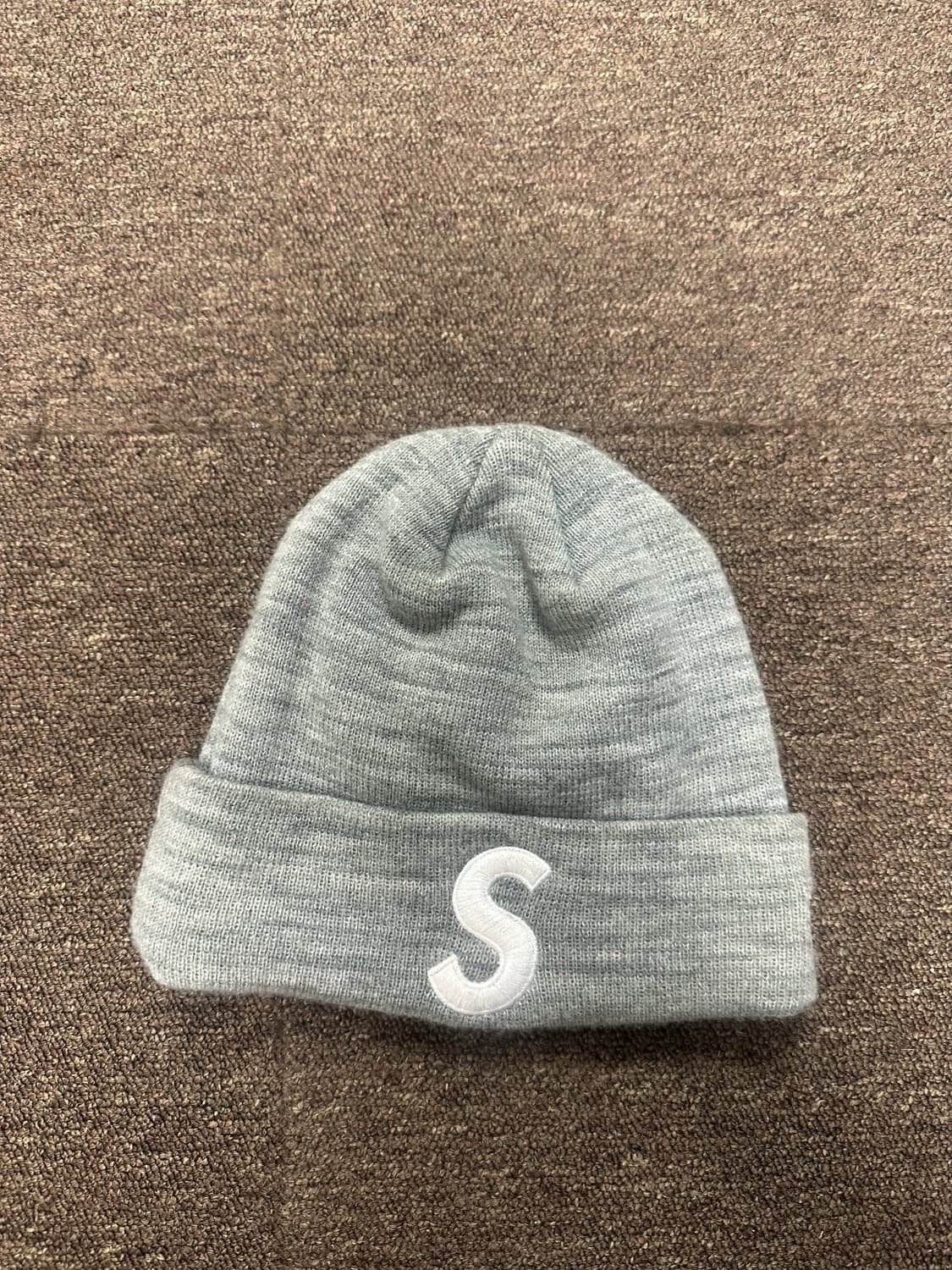 슈프림 뉴에라 S 로고 비니 헤더 그레이 - 23FW 상품이미지1