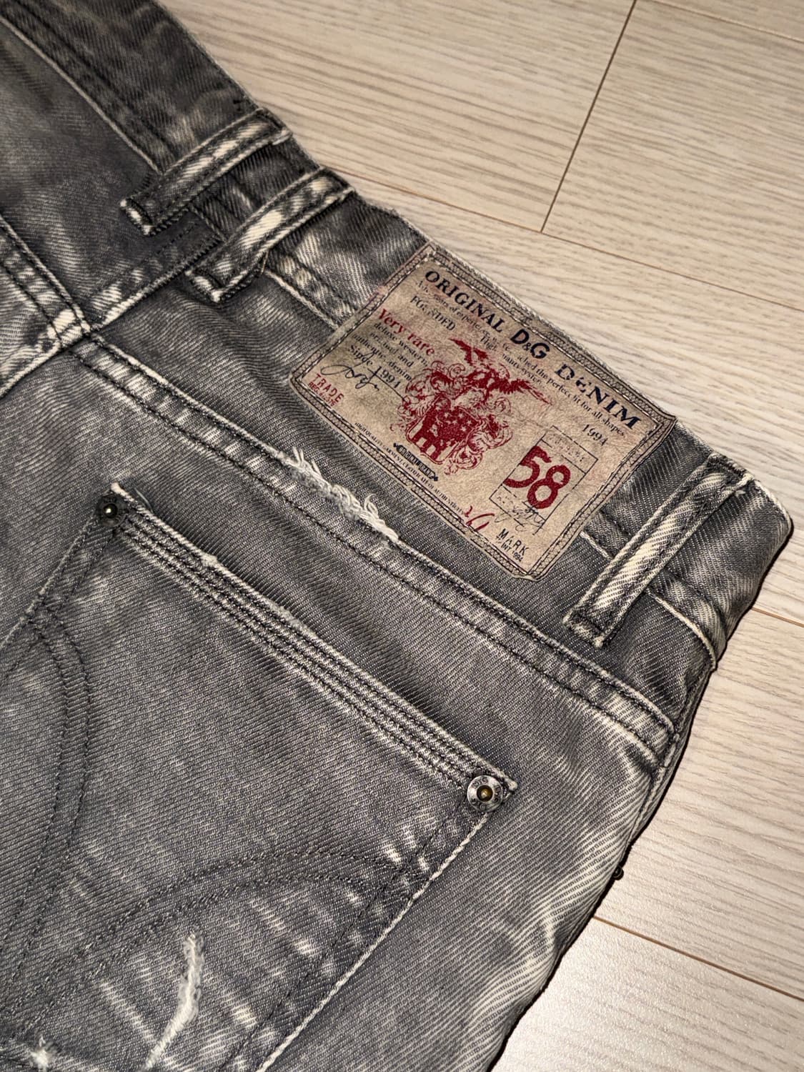 [D&G] 빈티지 머드 워싱 디스트로이드 커브드 데님 상품이미지3