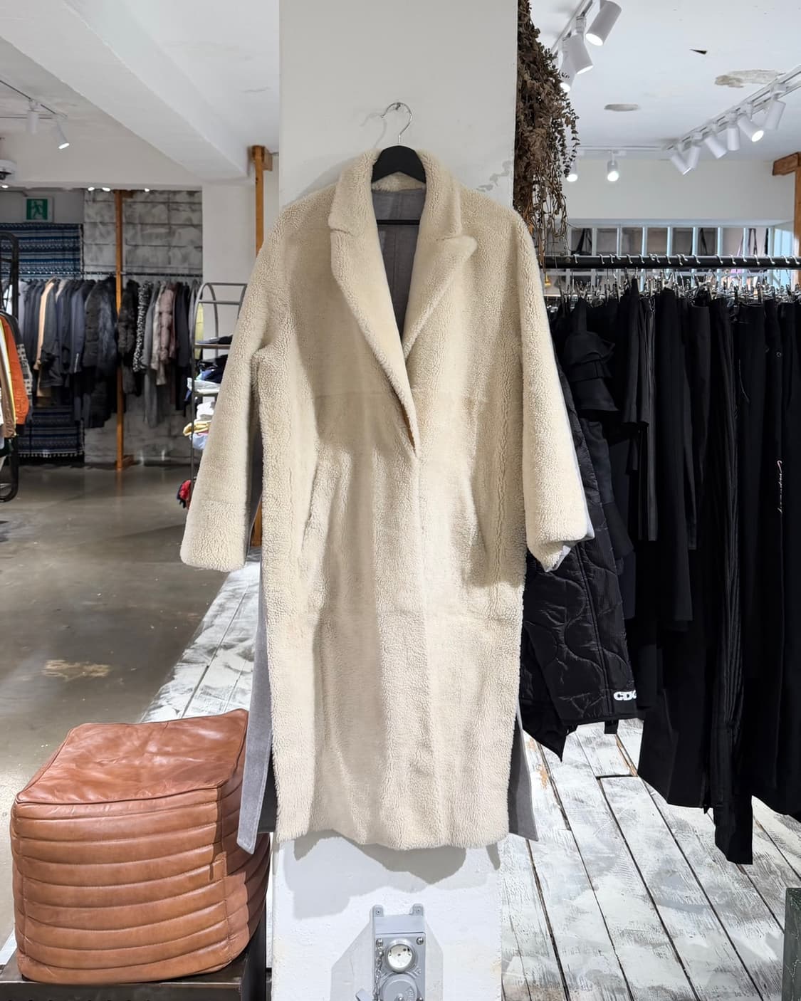 분더샵 브라운 그레이 리버서블 시어링 롱 코트 상품이미지2