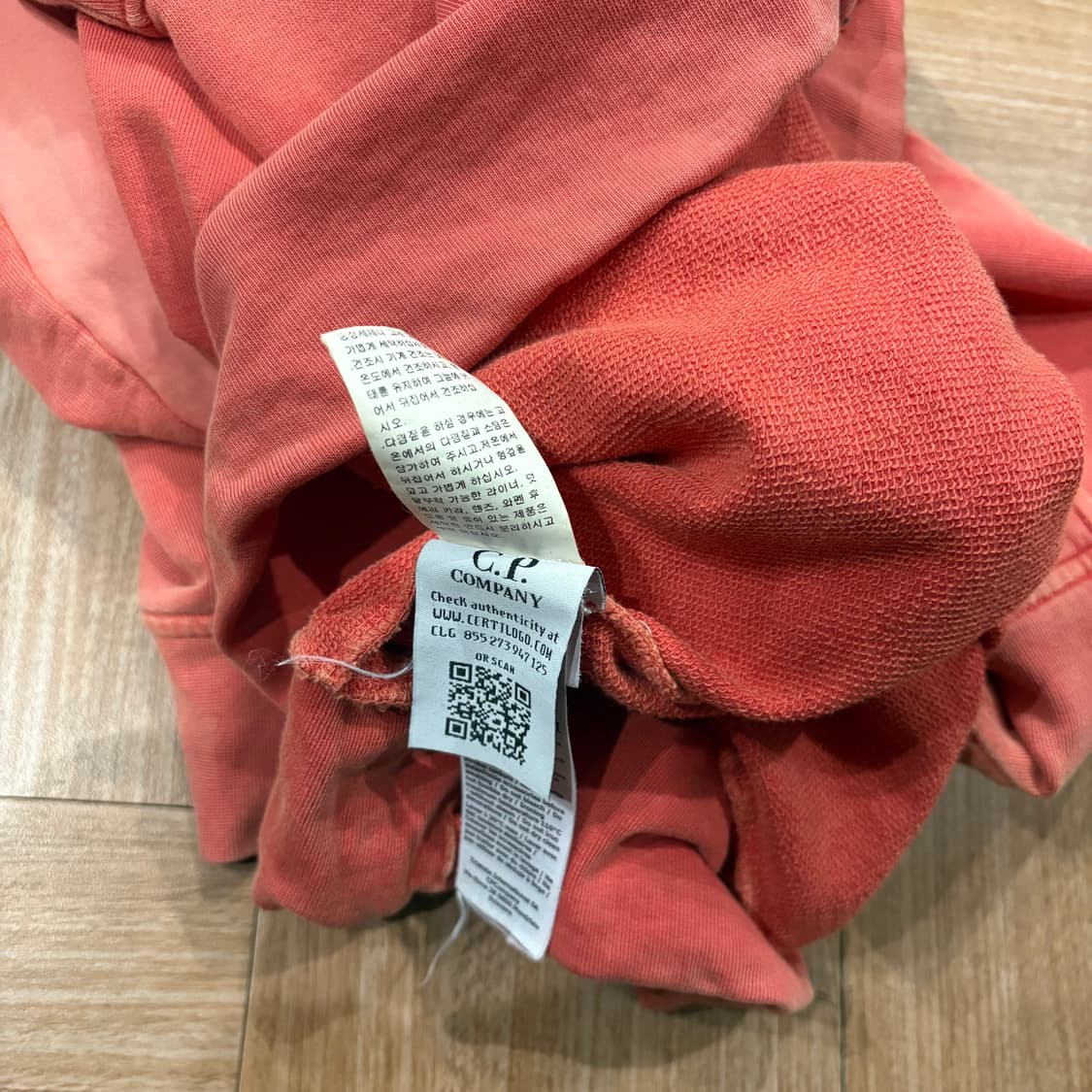 씨피컴퍼니 빈티지 워싱 로고 패치 지퍼 스웻셔츠 상품이미지10