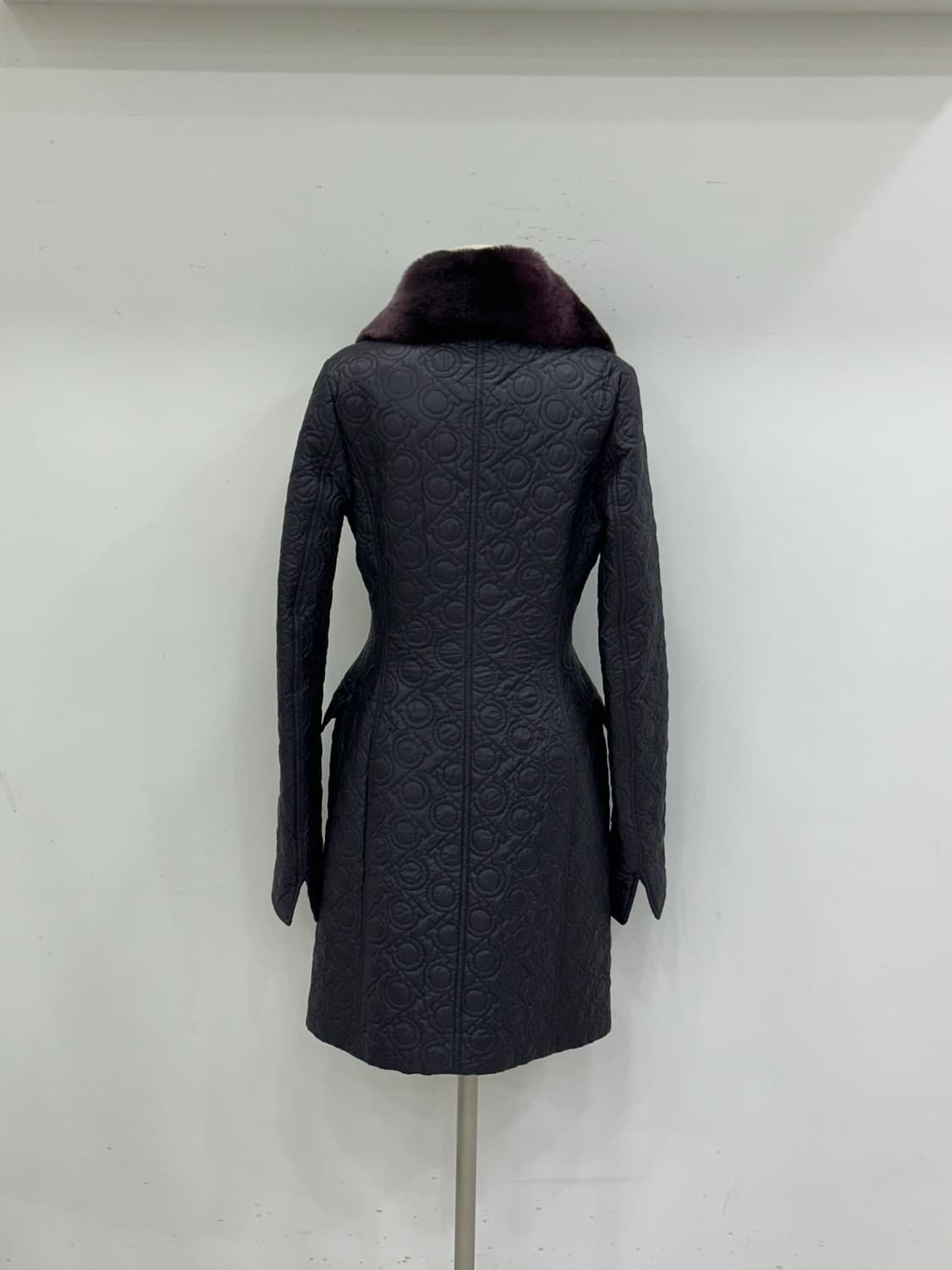 페레가모 퀼팅 코트 상품이미지5