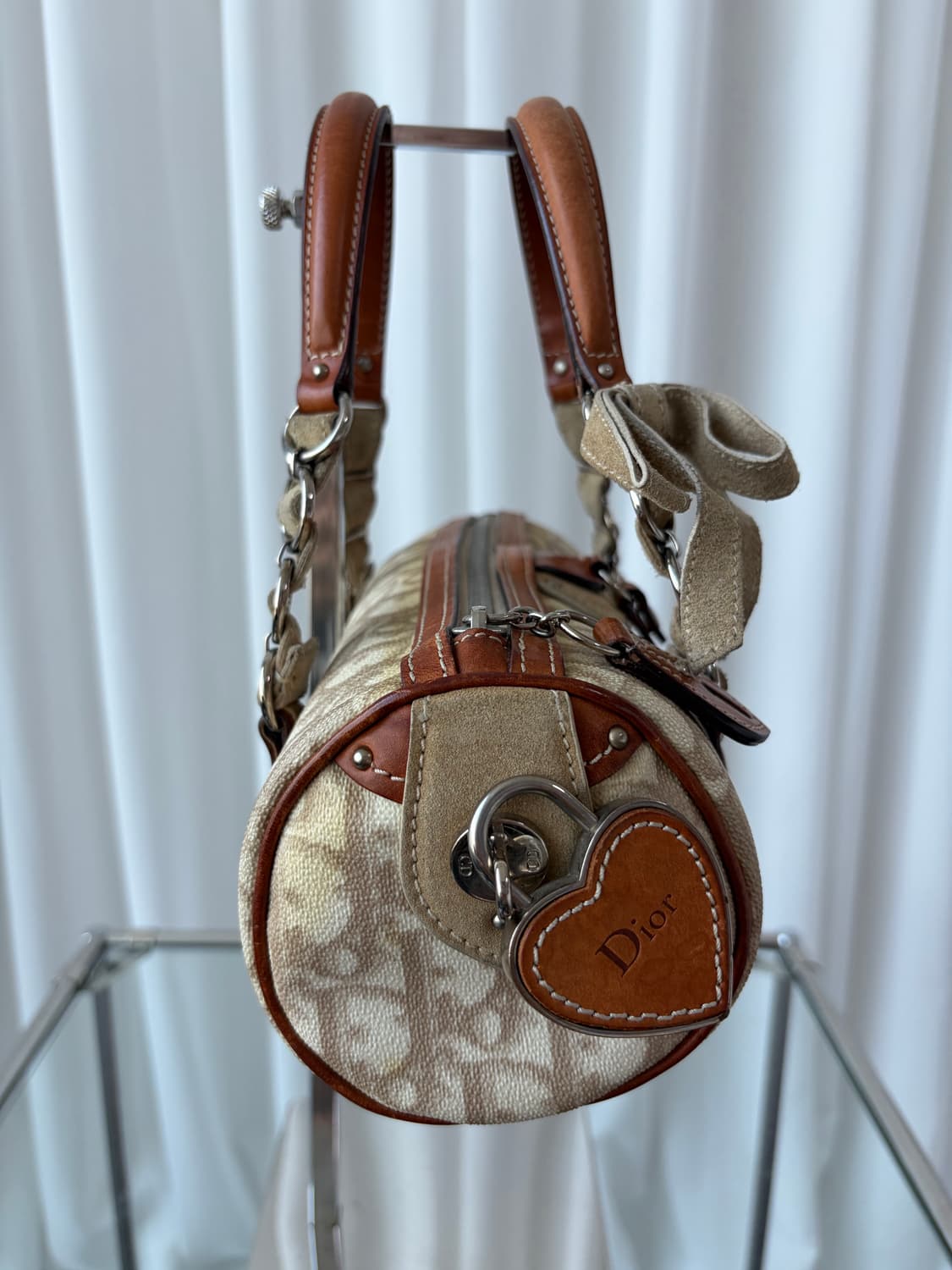 디올 로맨틱 트로터 하트 참 숄더백 상품이미지7