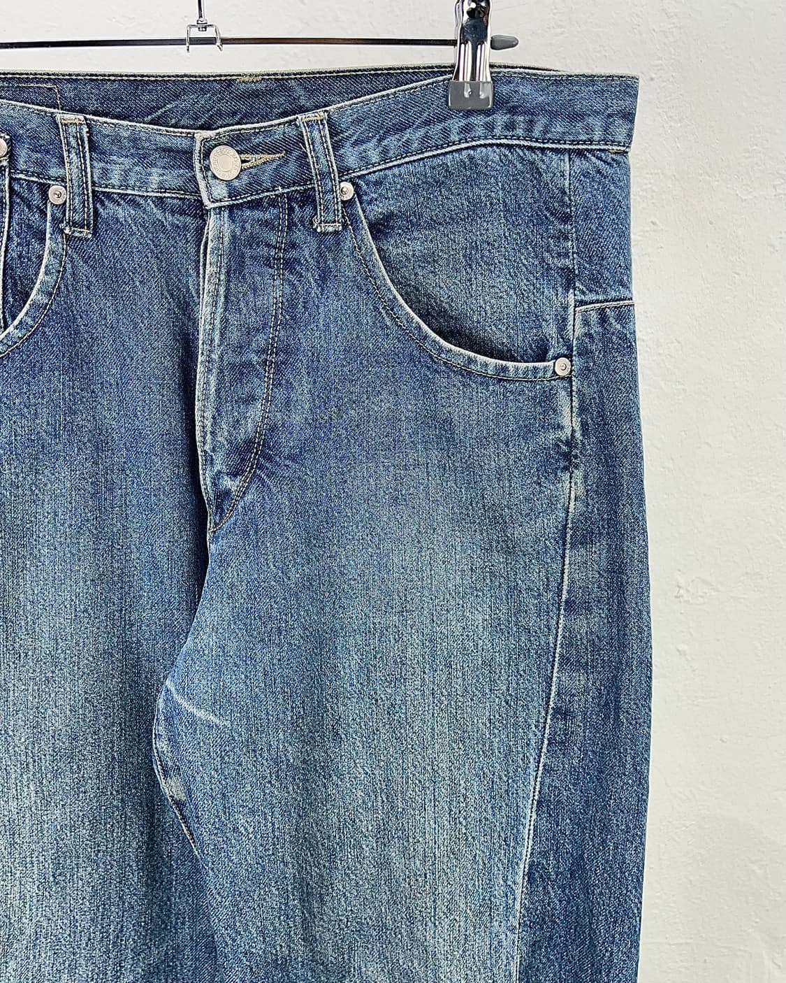 리바이스 엔지니어드 버튼 플라이 연청 데님 팬츠 상품이미지3