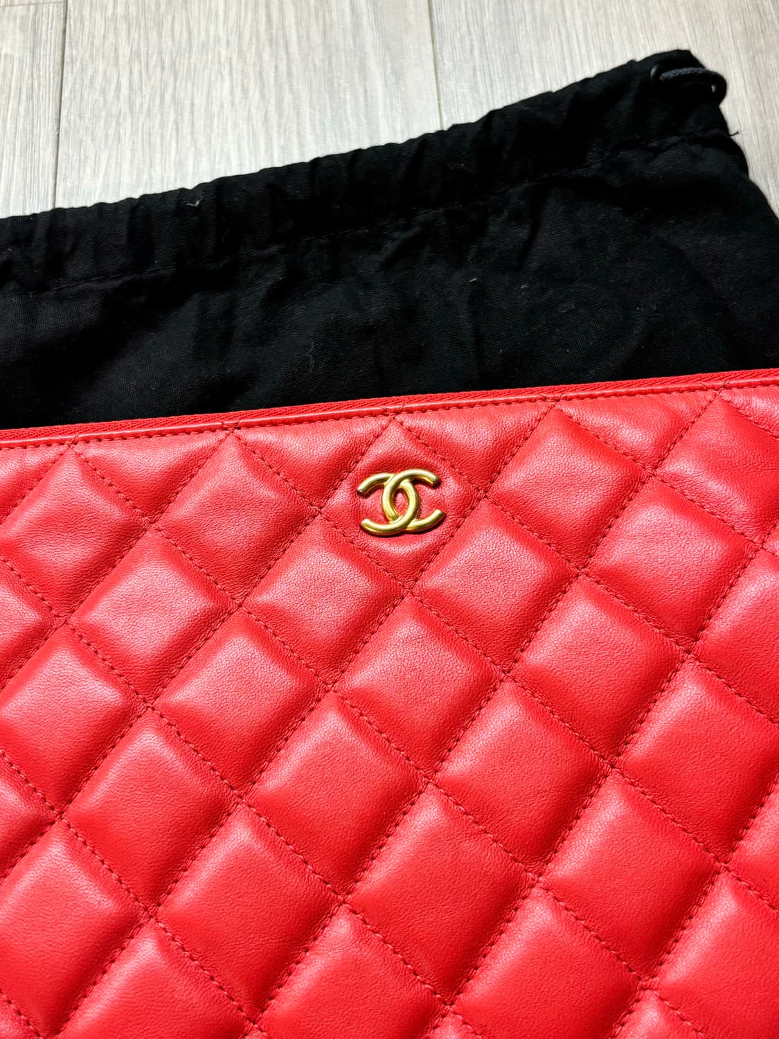 샤넬 A82545 램스킨 핫핑크 금장 미듐 클러치 상품이미지2