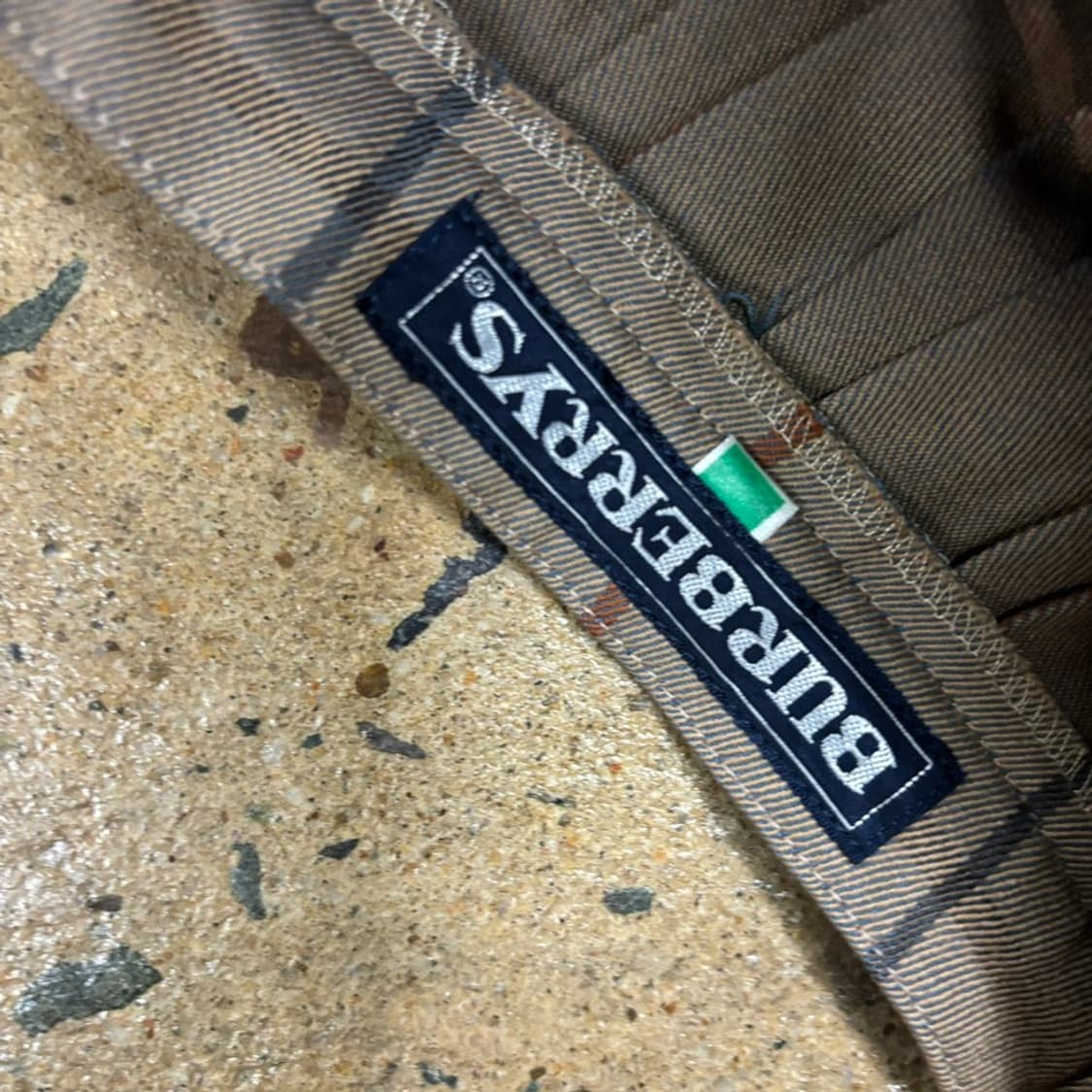 [정품] 버버리 브라운 체크 긱시크 랩 플리츠 미디 스커트  상품이미지5