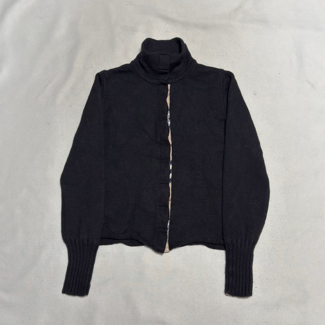 L 버버리 여성용 메리노 울 블랙 히든버튼 하이넥 가디건 상품이미지2