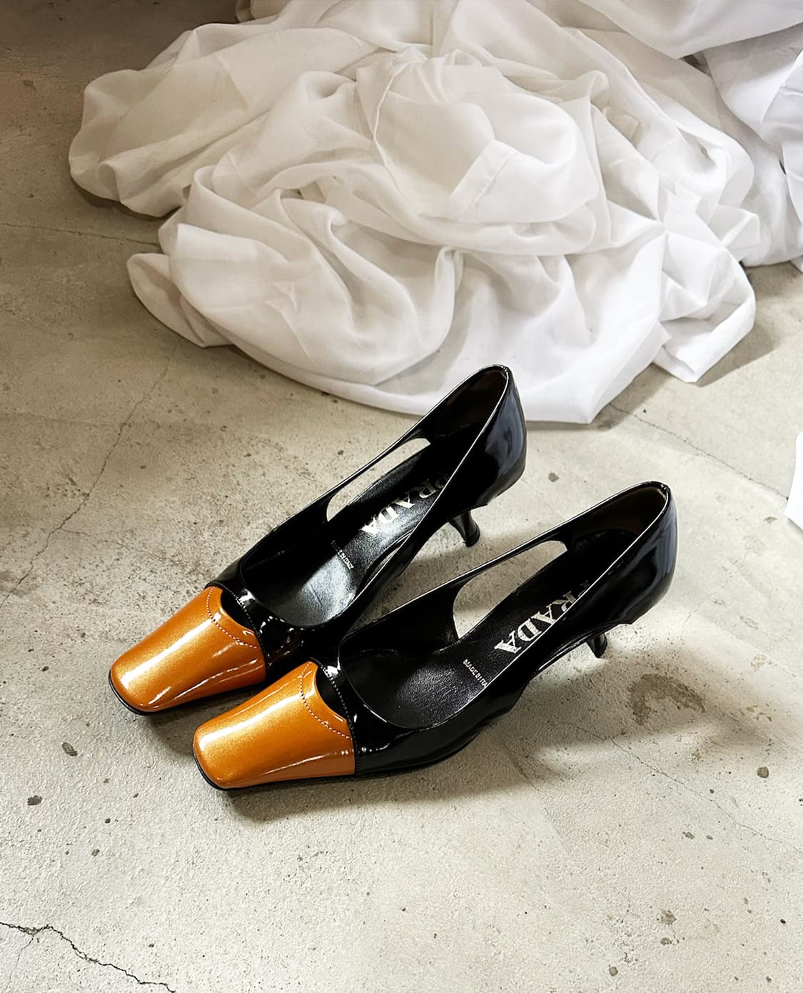 PRADA two-tone pumps heel 상품이미지1