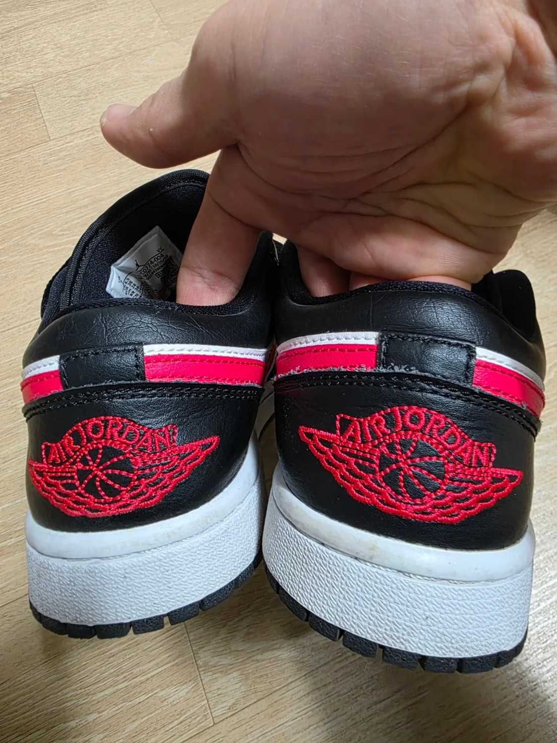 [240] 나이키 에어조던1 로우 사이렌 레드 우먼스 상품이미지5