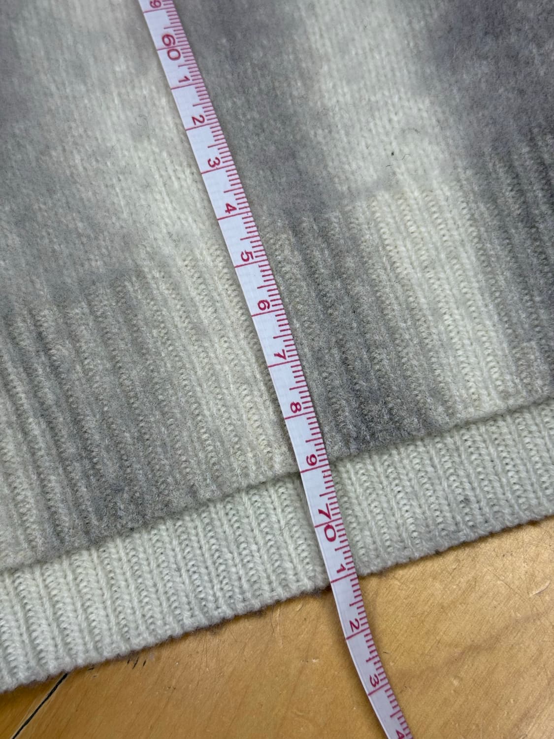 Supreme Blurred Logo Sweater Black 23FW 상품이미지7