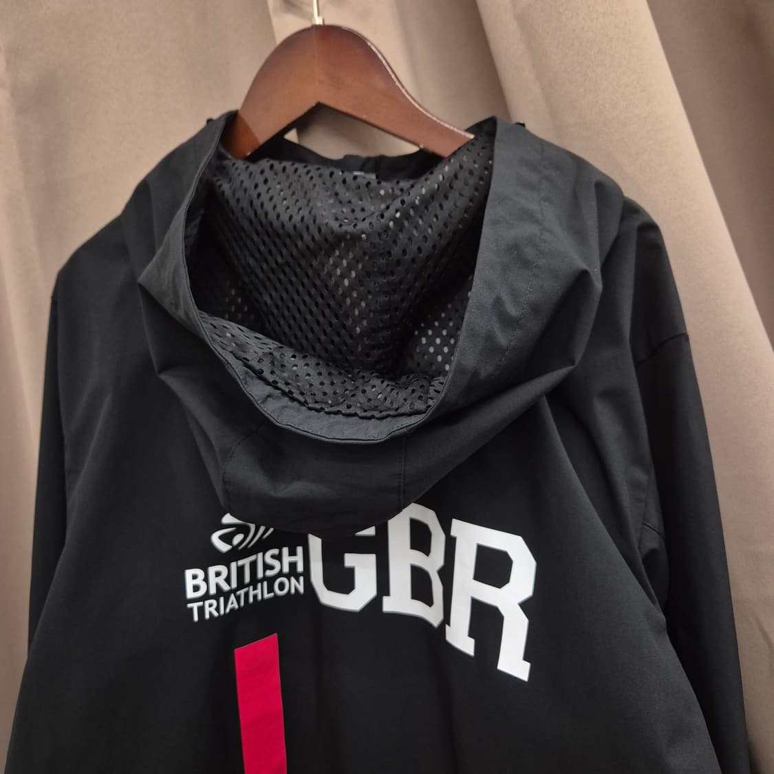 데상트 브리티시 트라이애슬론 바람막이 자켓 95 상품이미지5