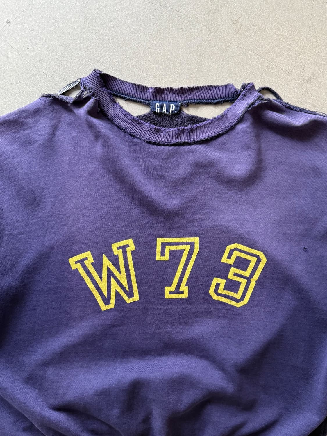 90s Old GAP W73 Distressed Sweatshirts  상품이미지3