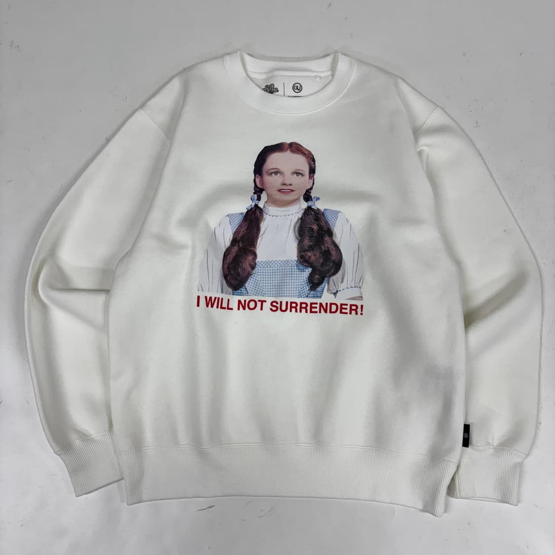 GU x 언더커버 오즈의마법사 도로시 맨투맨 상품이미지1