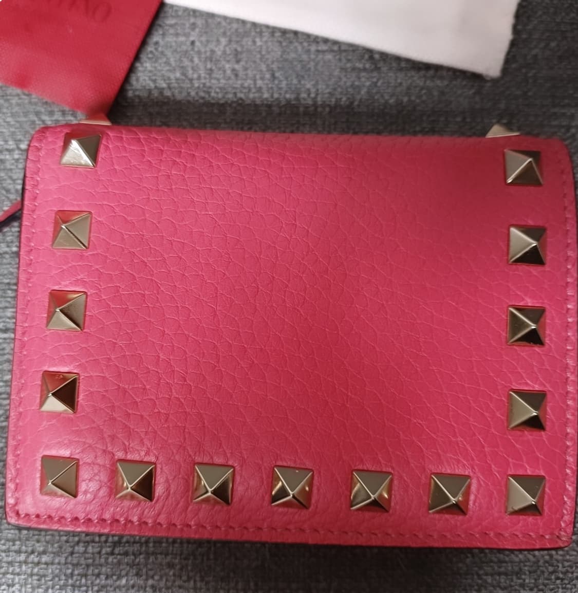 발렌티노 스몰사이즈 락스터드 지갑 상품이미지2